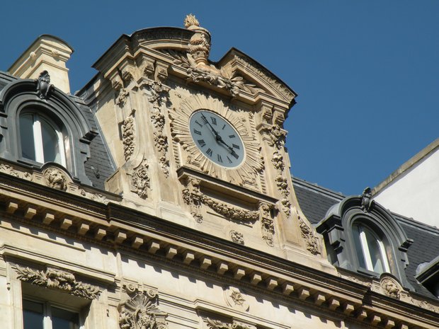  horloge monumentale, rue de Chateaudun